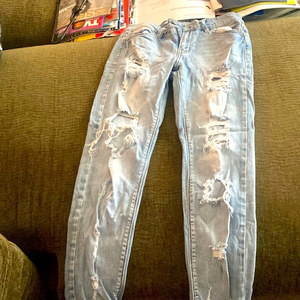 Low rise boyfriend ripped jeans
